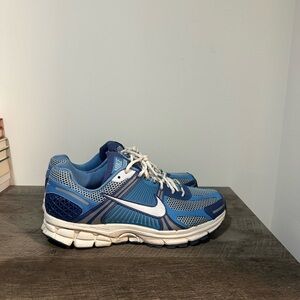 Nike Vomero 5